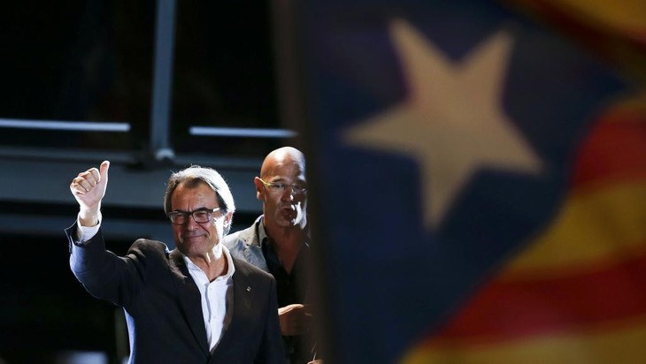 Catalogne: les partis indépendantistes remportent la victoire - ảnh 1